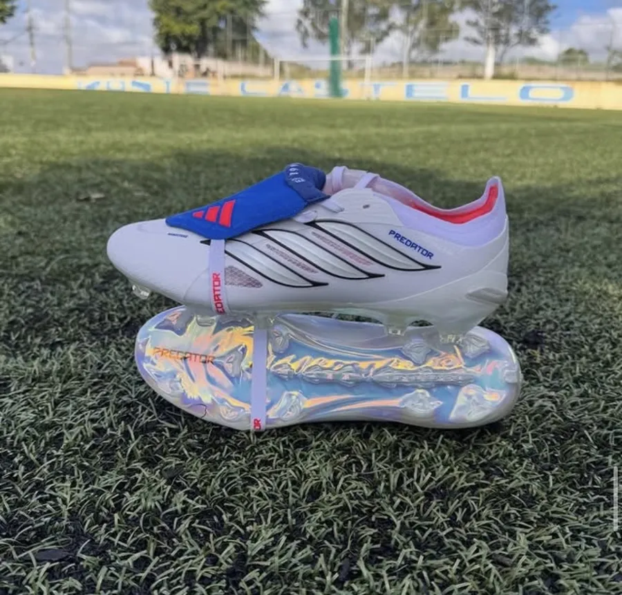 Adidas branca e azul