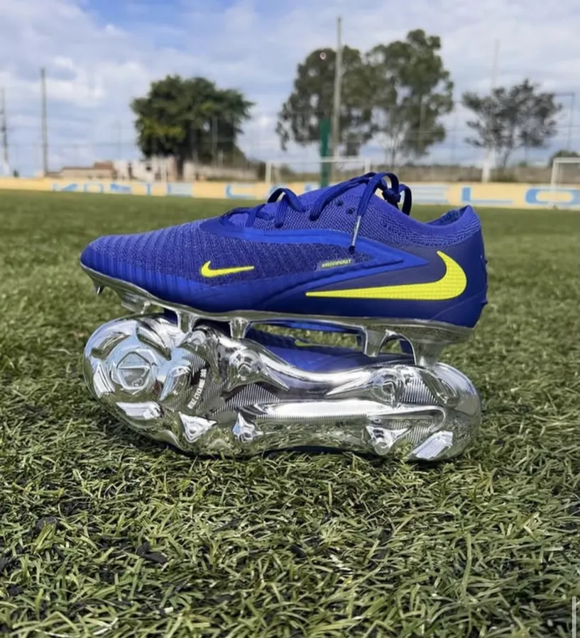 Nike Mercurial azul e amarela