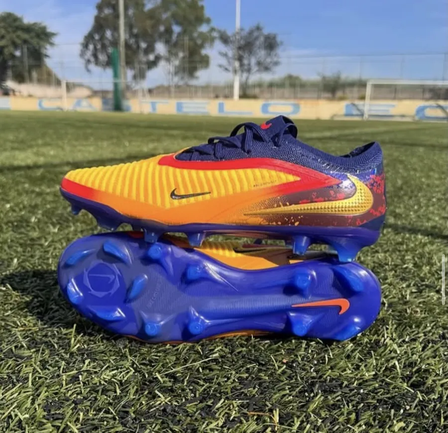 Nike Mercurial amarela e azul